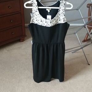 New black dress w/ pockets!